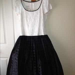 Escada Couture Gown - BNWOT - European size 38